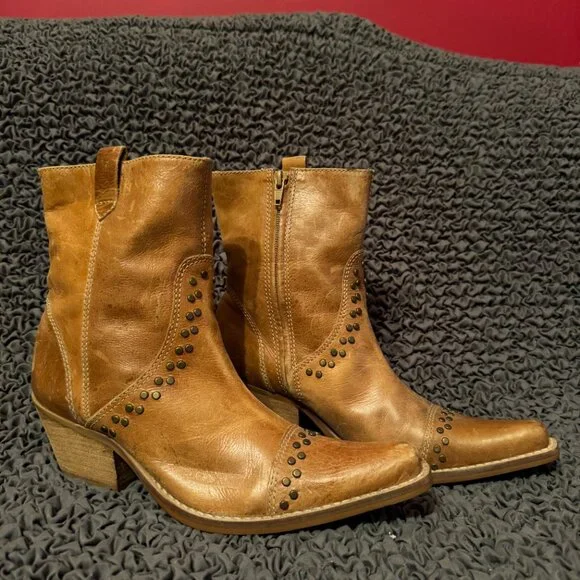 Penny Loves Kenny “Studly Do Right” Ankle Cowboy Boots - Light Brown Leather 8.5 - Picture 2 of 8